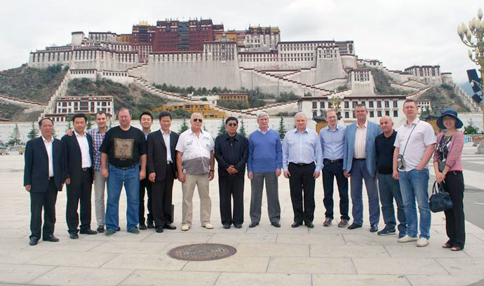 Делегация Госудумы во главе с И.И. Мельниковым совершила первый в истории парламентский визит на Тибет