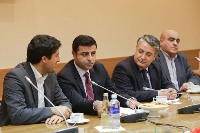 Д.Г. Новиков провел беседу с представителями Демократической партии народов Турции